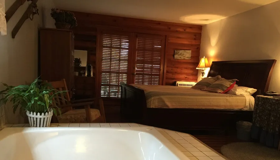 The Kulshan Cabin Room at Sumas Mountain Lodge